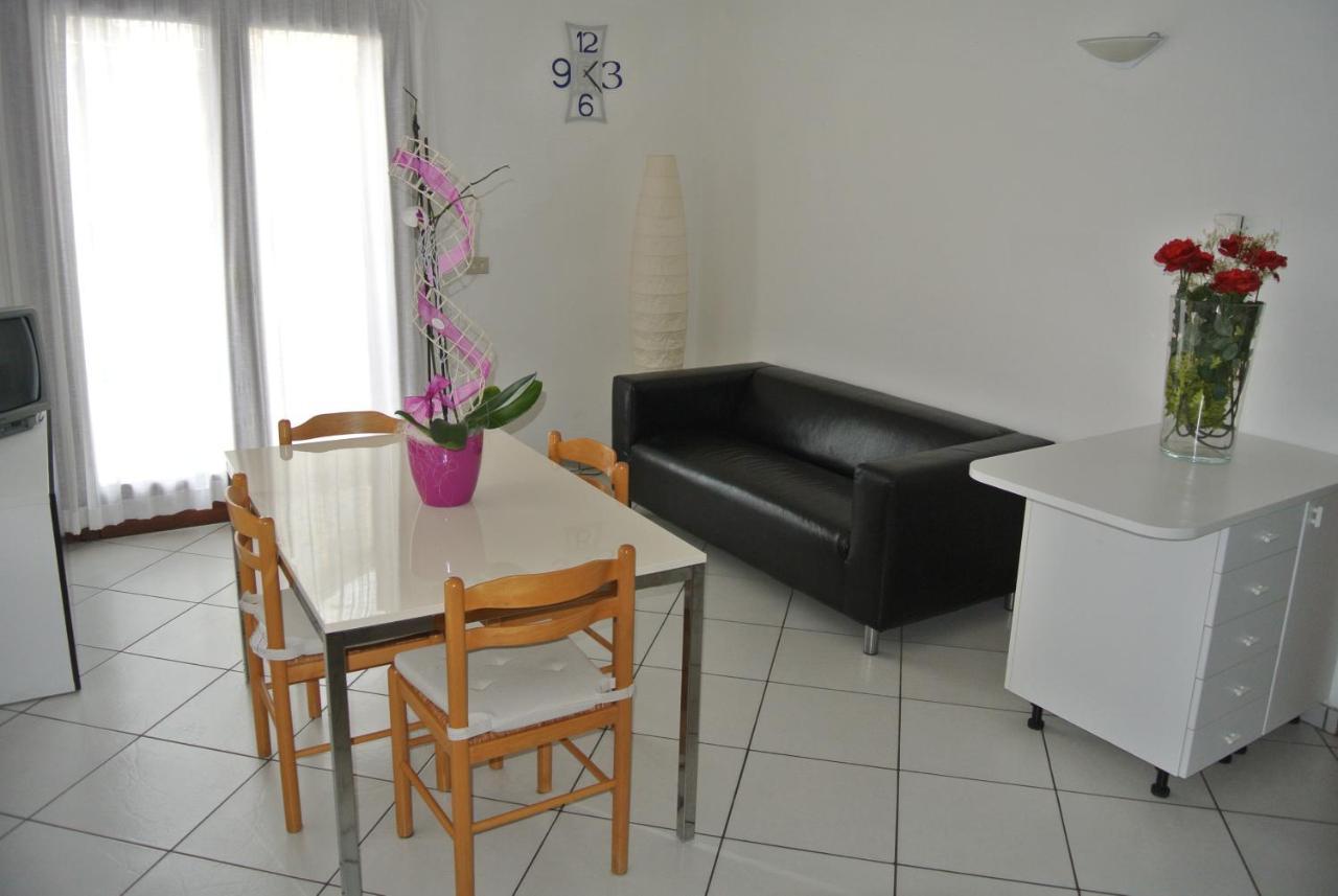 Condominio MARIA Lignano Sabbiadoro Exterior foto