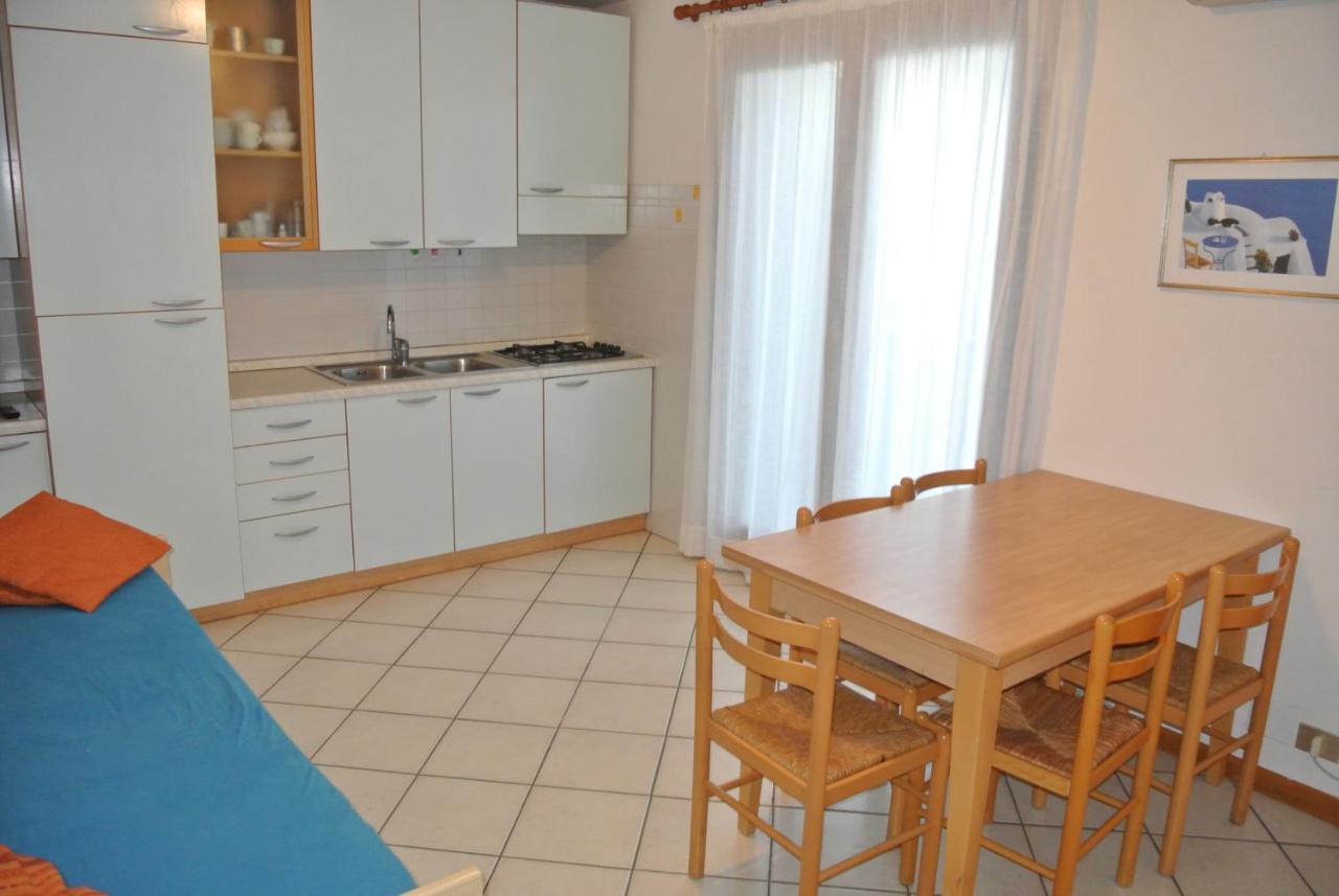 Condominio MARIA Lignano Sabbiadoro Exterior foto